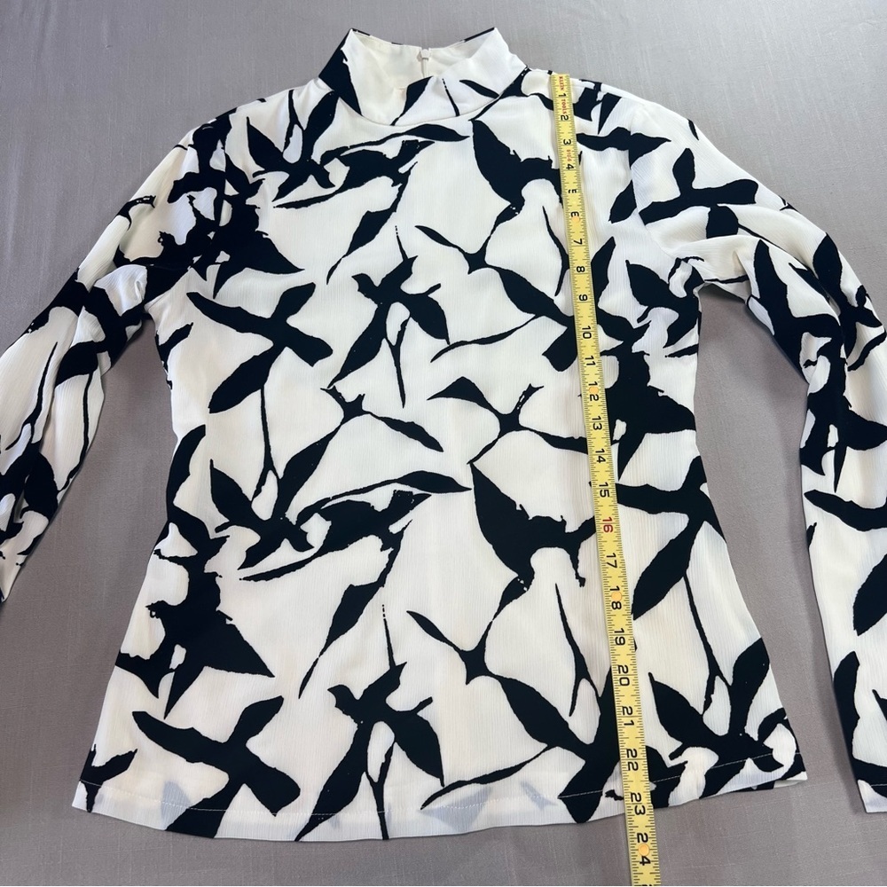 Hidemi Black & White Abstract Bird Print Mock Neck Top – Women’s Small - Picture 7 of 13